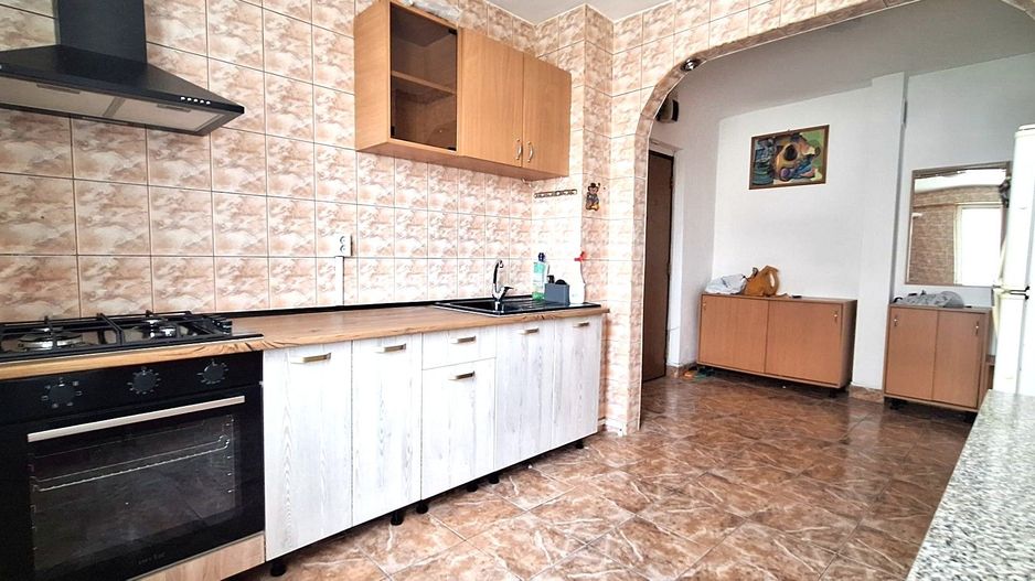 🏡 Închiriez Apartament cu 2 camere, Potcoava Titan, 2 balcoane, metrou aproape - Poză 1