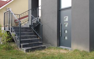 Casa zona Lunei, 5 camere + 3 bai, centrala proprie, rezidential sau birouri ! - Poză 5