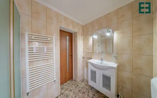 De închiriat - Apartament la casă cu 2 camere zona UTA - Arad - Poză 14