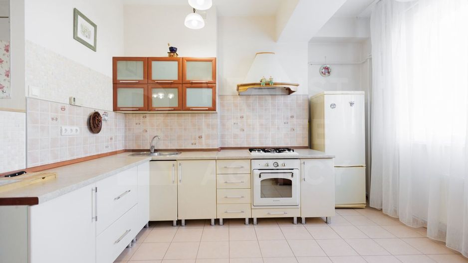 Chirie, apartament, 2 camere str. 31 August 1989, Centru - Poză 7