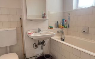 Apartament cu 3 camere decomandat - Poză 7