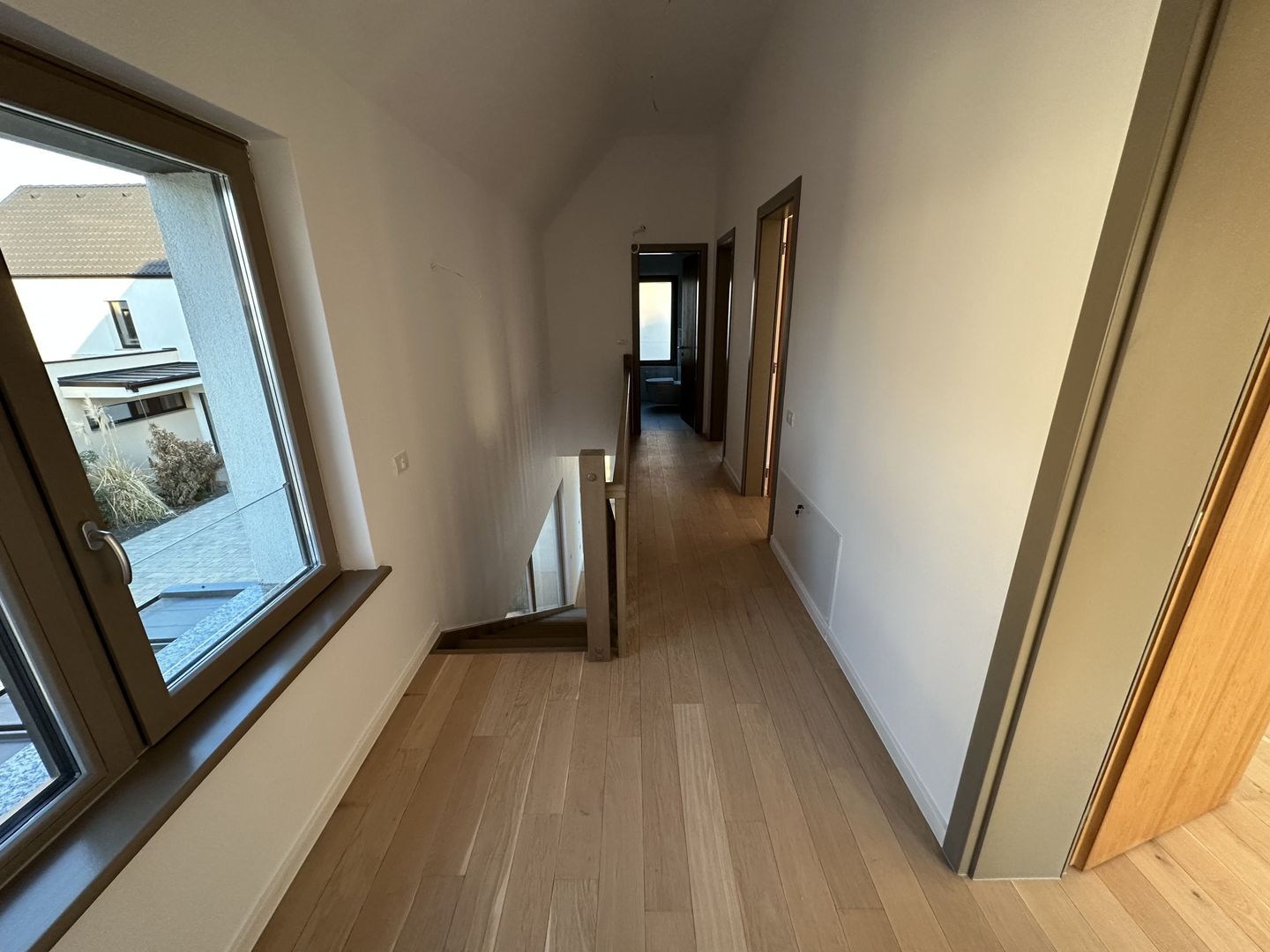 Casa cu 5 camere - Dumbarvita - Poză 18