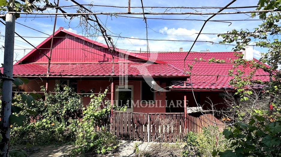 Casa cu anexe si pivniță | Teren intravilan generos | Sannicolau Roman - Poză 1