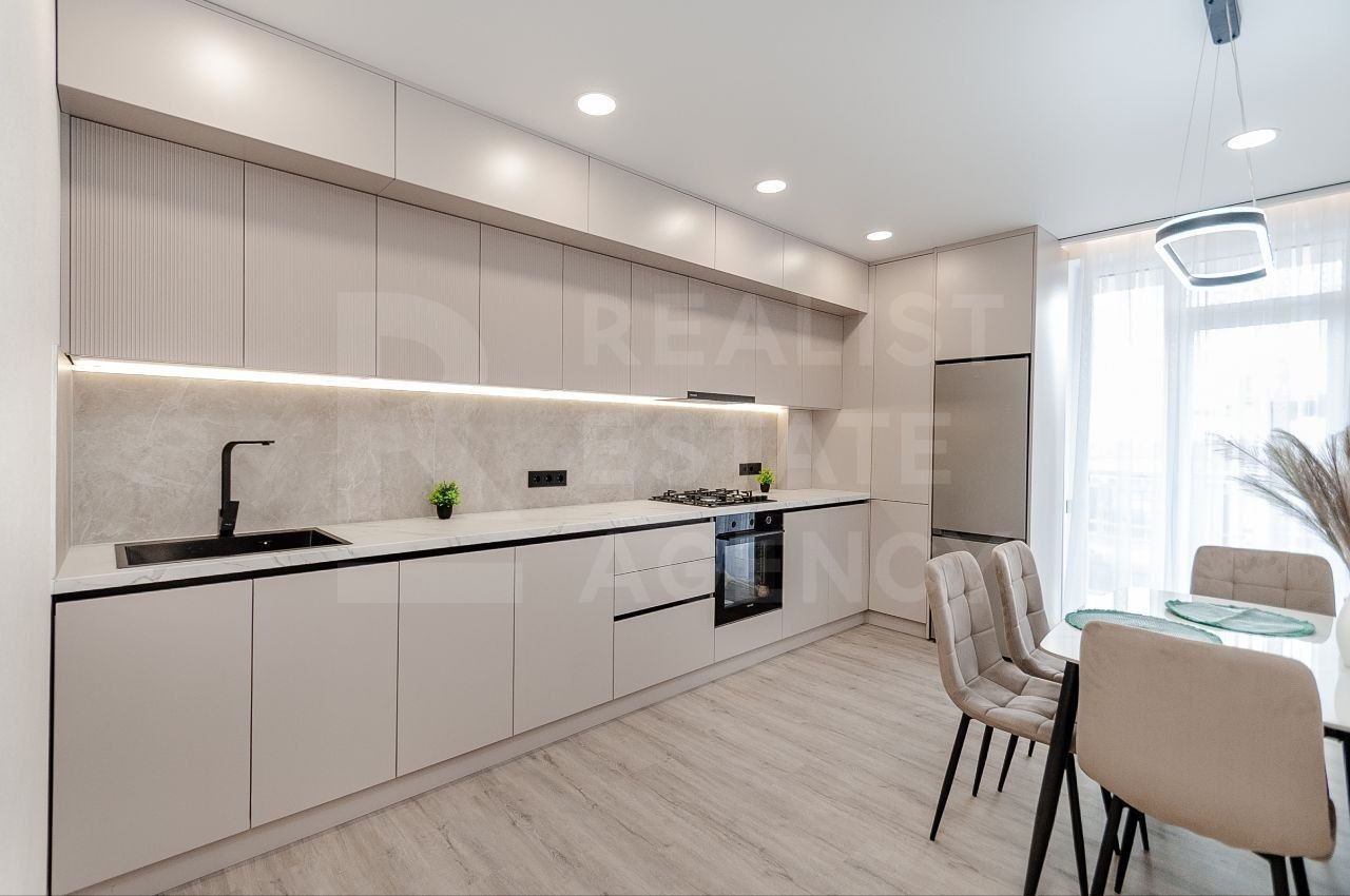Vânzare, apartament, o cameră, str. Regina Elisabeta, Durlești - Poză 1