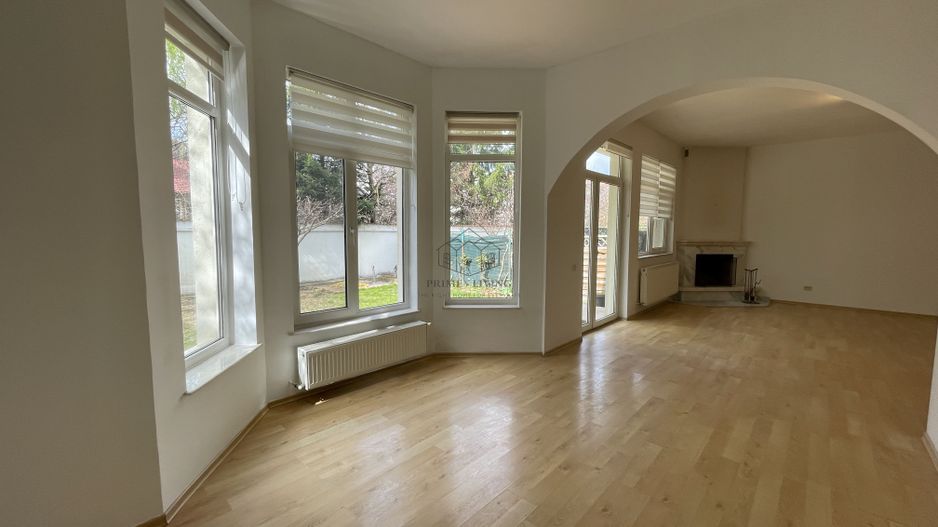 VILA CU 5 CAMERE LA INCHIRIERE LANGA BRITISH SCHOOL - Poză 1