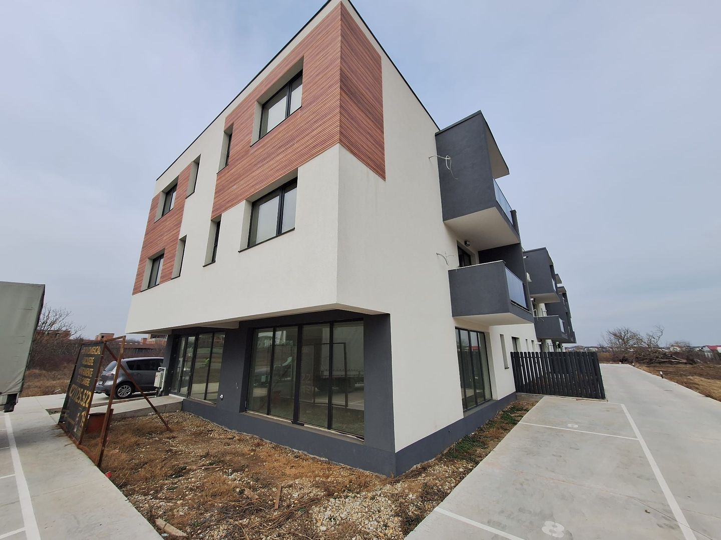 Spatiu Comercial Tunari Otopeni Bloc Nou Vanzare / Inchiriere - Poză 20