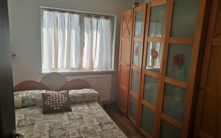 Vanzare apartament 3 camere, Gavana, zona Piata - Poză 3