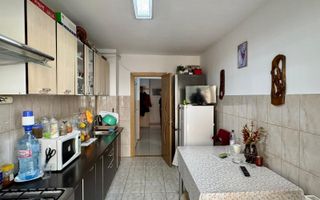 Apartament 3 camere de vânzare | etaj 2 | Bulevardul Traian - Poză 7