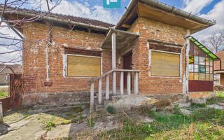 Casă cu teren de 1800 mp, în Buteni, Arad - Poză 1