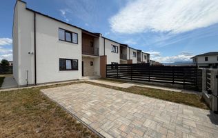 1/2 Duplex 4 Camere, 3 Bai, 2 Balcoane, 431mp Teren