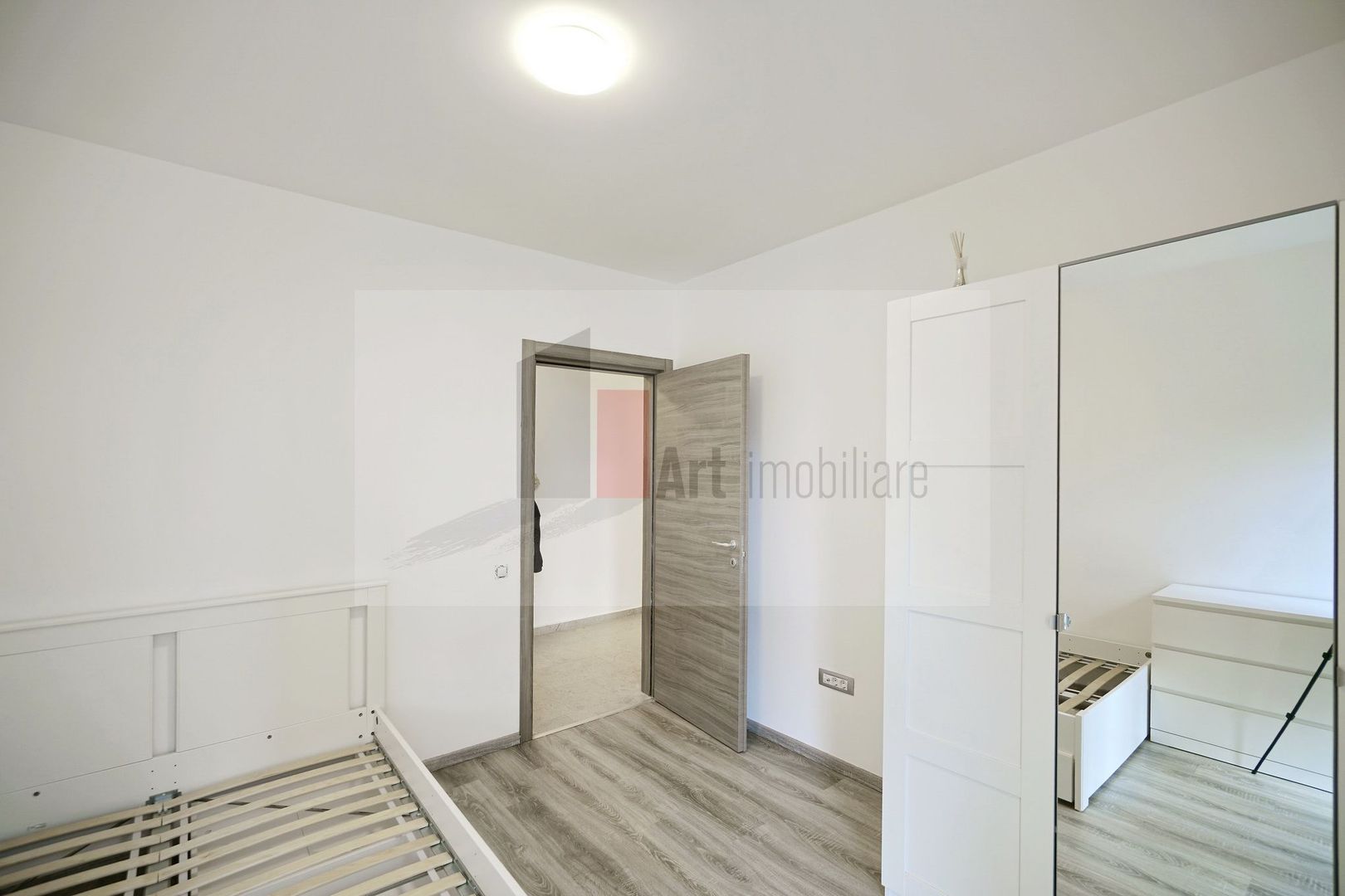 3 camere bloc nou Intrarea Monolitului - Poză 5