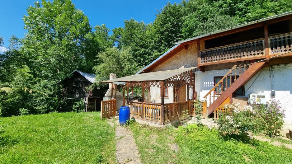 Casa de la marginea padurii! - Poză 1