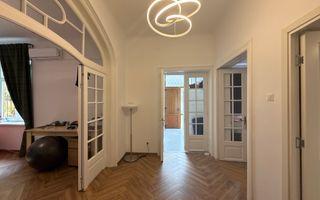 Apartament cochet vila edificata in perioada interbelica - Poză 3