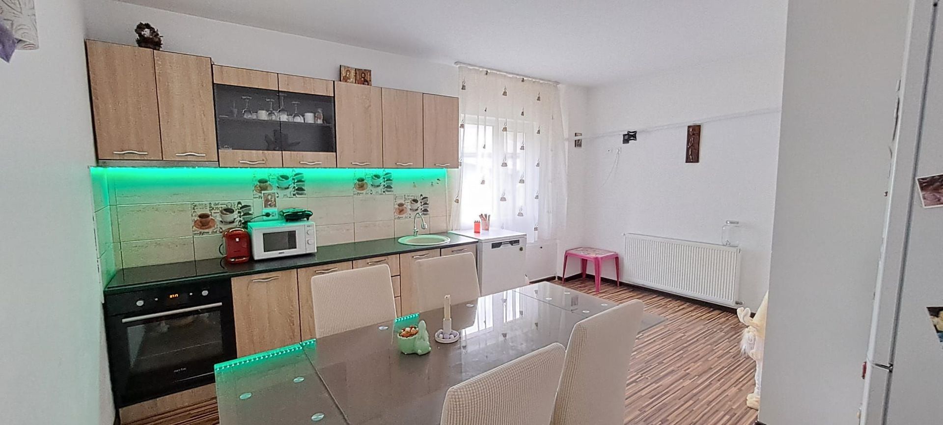 Floresti - Stoenesti, Jud. Giurgiu, vila + garaj + beci, teren 1400 mp - Poză 6