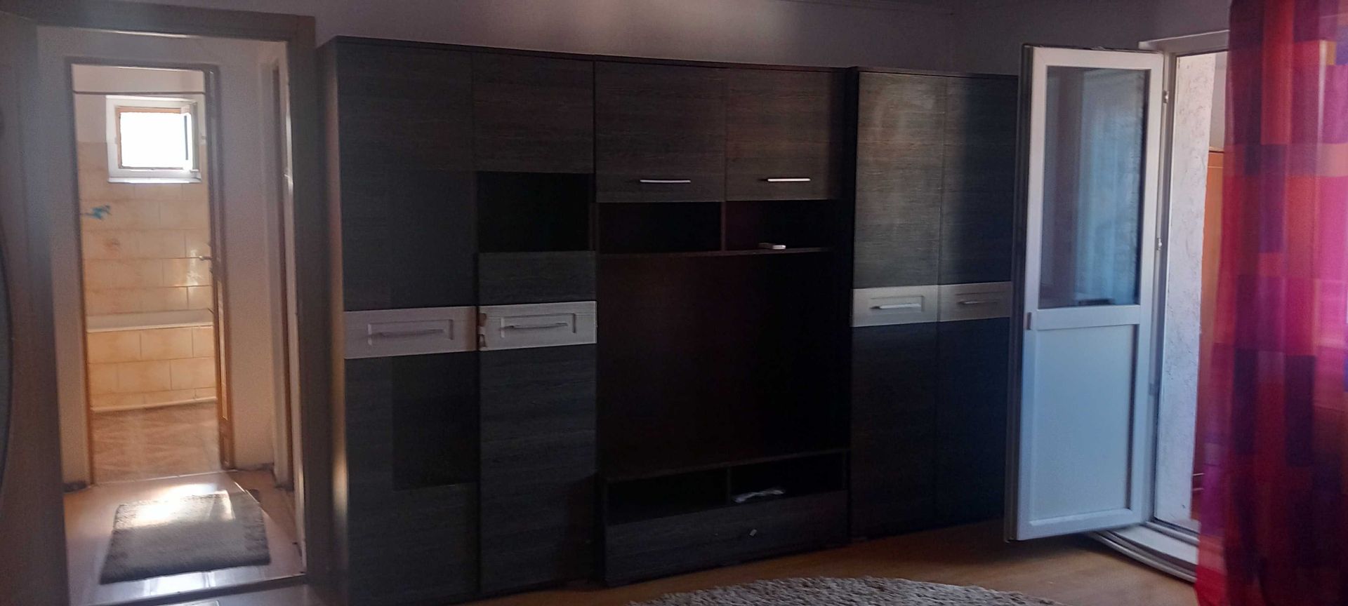 Inchiriez apartament - Poză 1