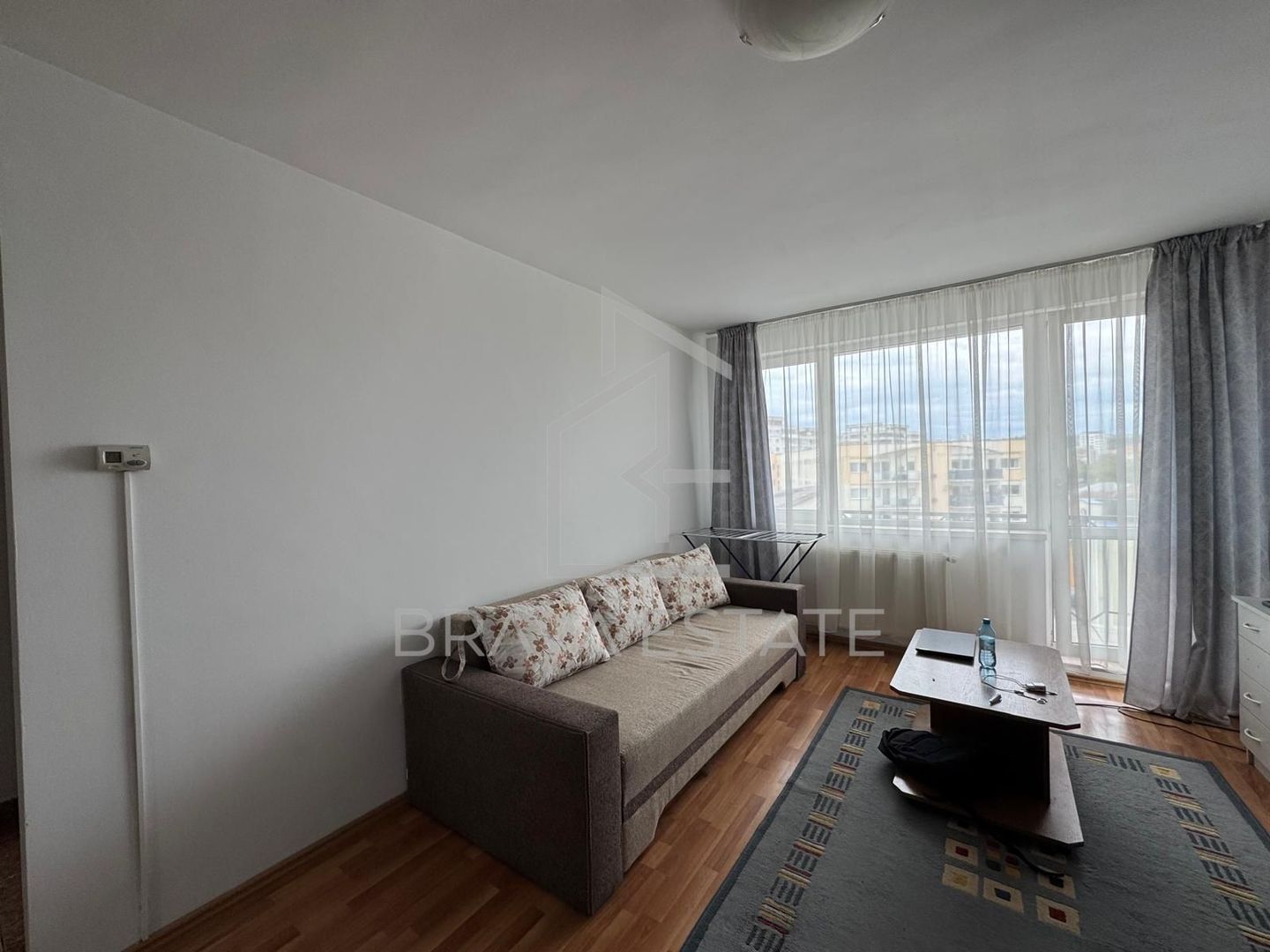 Apartament o cameră, 46mp, balcon, zona Farmec - Poză 7