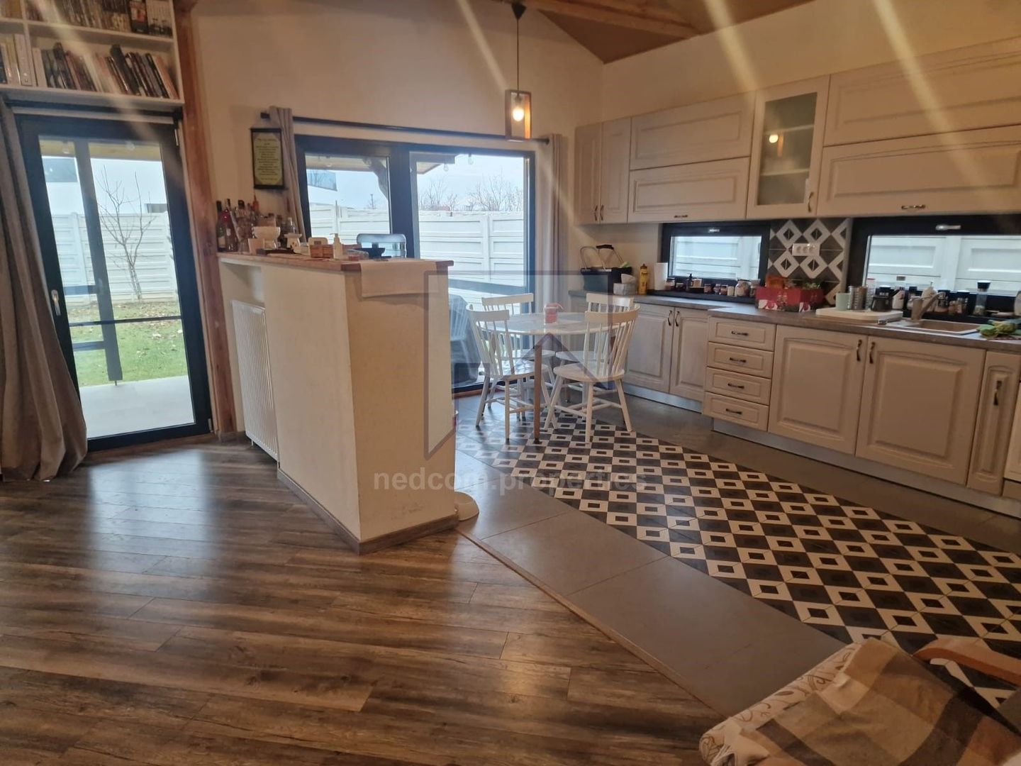 Vanzare Casa Individuala cu 700mp teren - Stefanestii De Sus - Poză 8