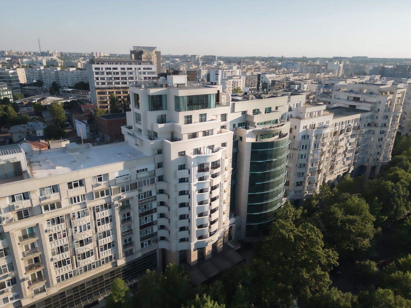 Aparthotel building Unirii B+GF+E+11 floors with 51 apartments, restaurant and SPA - Poză 2