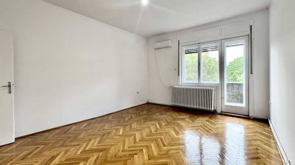 Apartament spațios într-o vilă, cu 2 garaje și terase – zona Iosefin - Poză 6