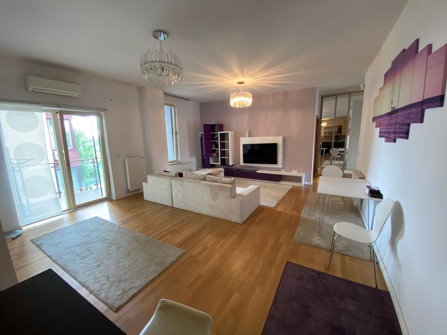 Spatios si modern cu garaj subteran - Poză 1