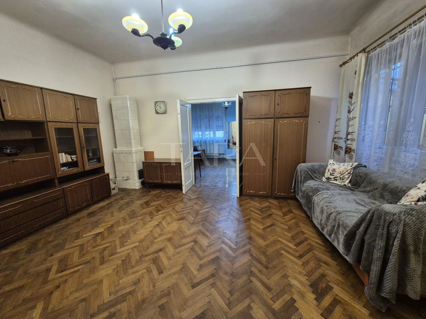 Apartament în Vilă Interbelică – Ultracentral, lângă Parcul Central - Poză 2