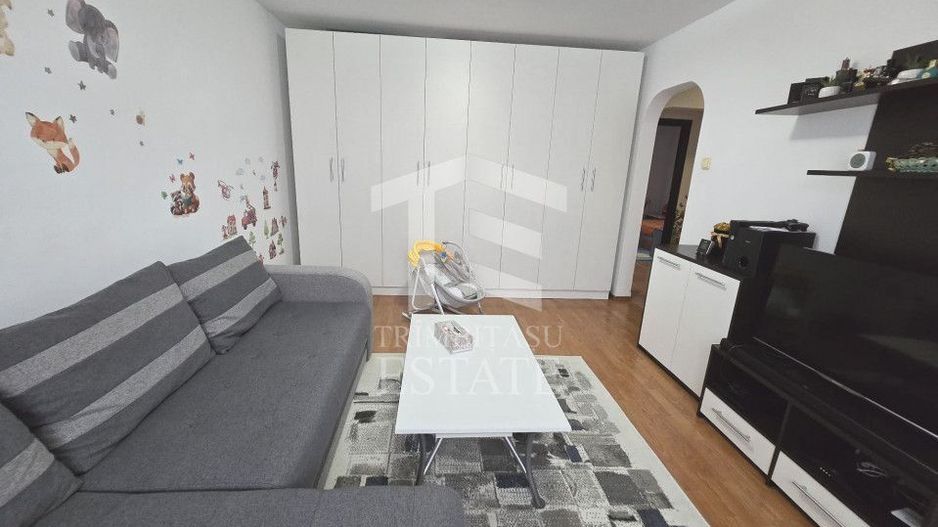 INEL I - Apartament cu centrala pe gaz, loc de parcare si pod de 60 mp - Poză 3