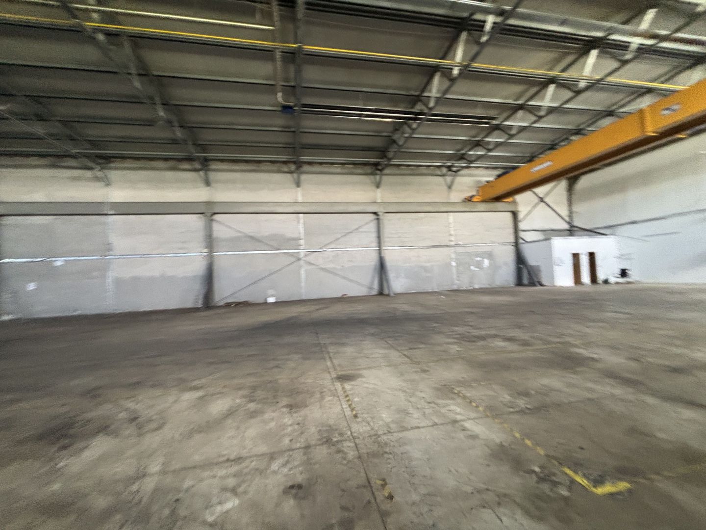Depozit cu showroom de inchiriat de 1600 mp - Poză 26