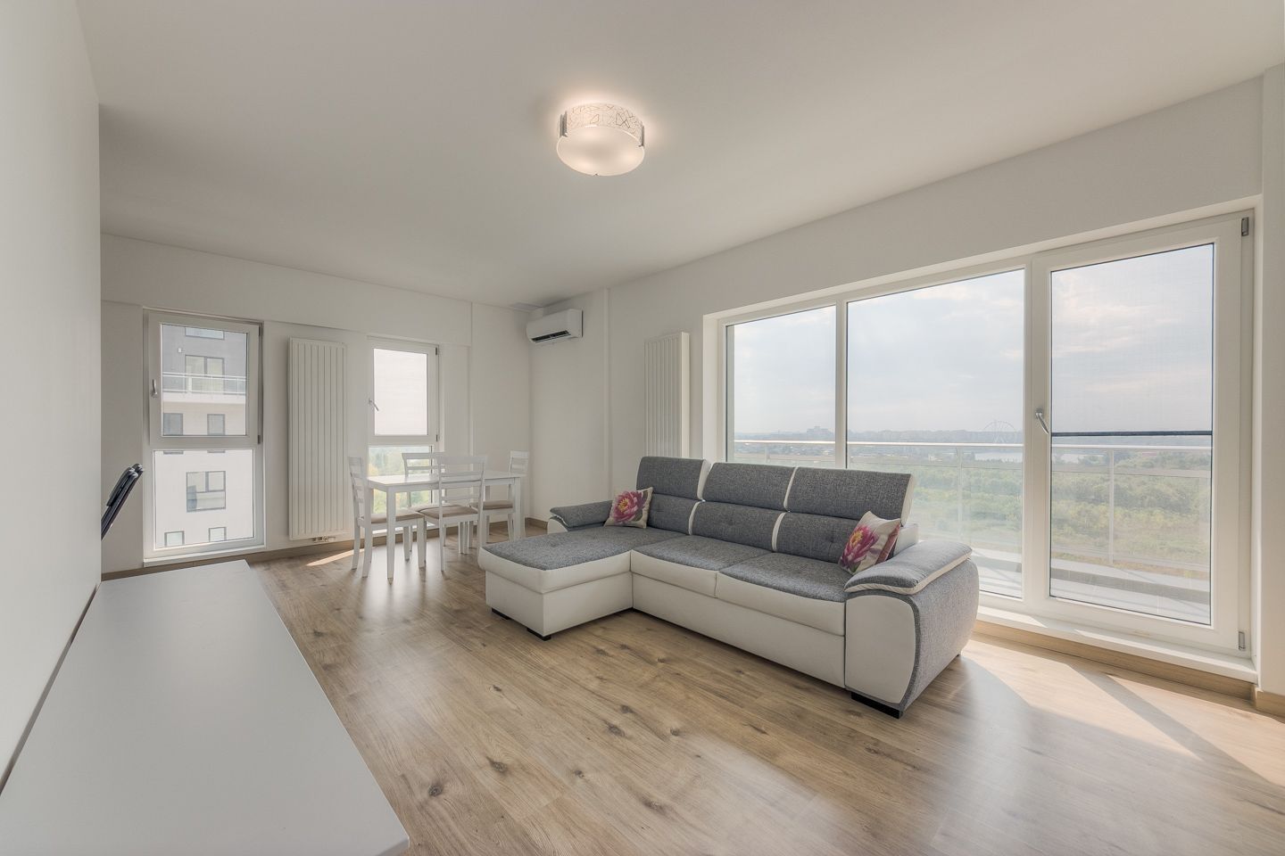 Apart 3 camere Belvedere Pipera Modelul Mare 90mp vedere panoramica - Poză 1