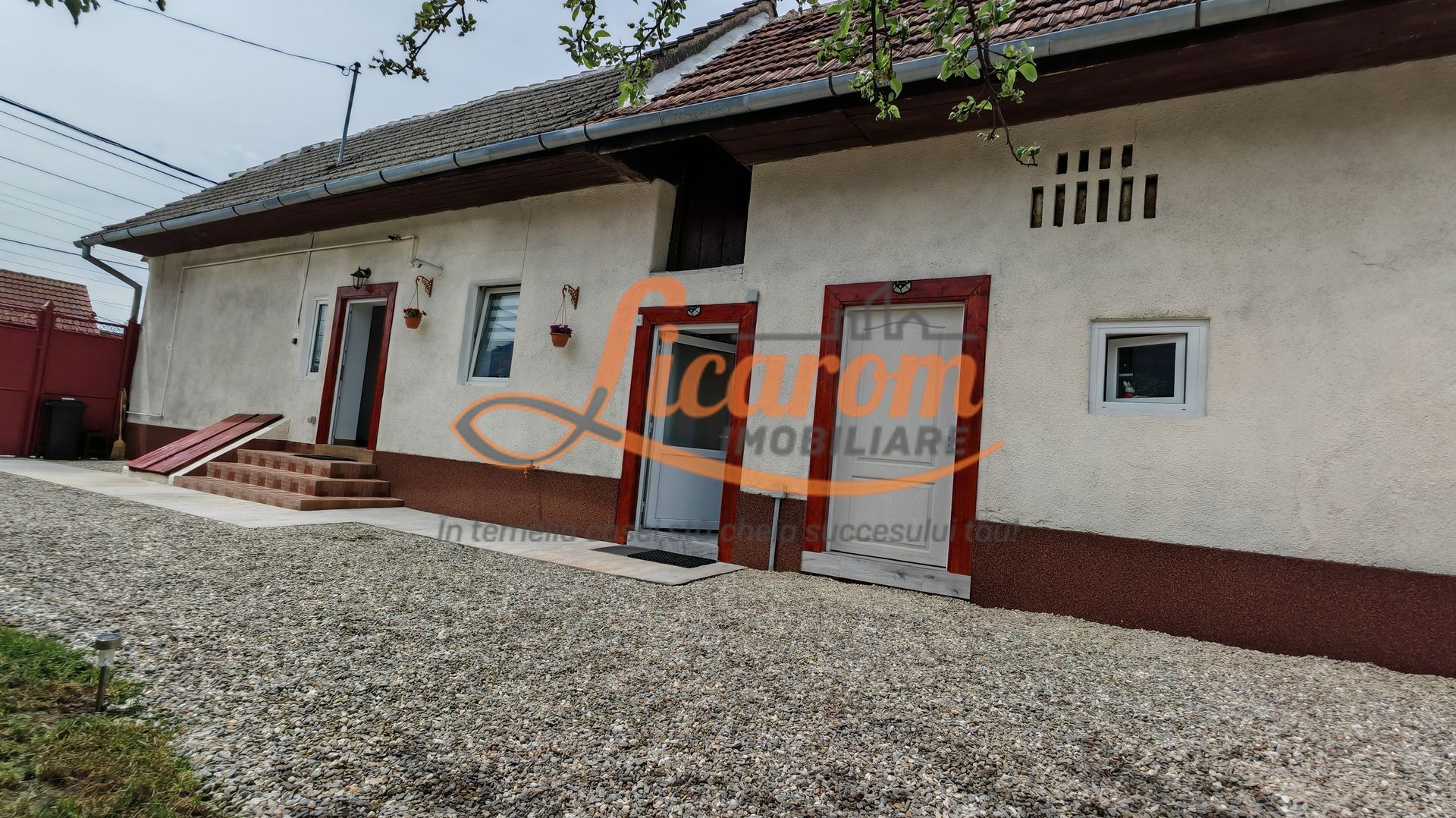 SANPETRU .Casa pretabila 2 familii ( Parinti + copil),singur in curte. - Poză 7