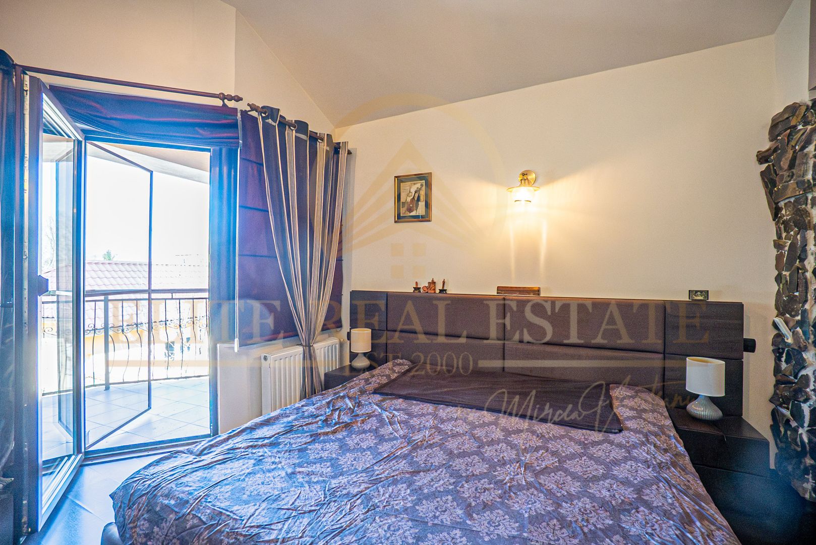 Casa De Vanzare in Palazu Mare - Teren de 455 mp cu Piscina si Garaj - Poză 30