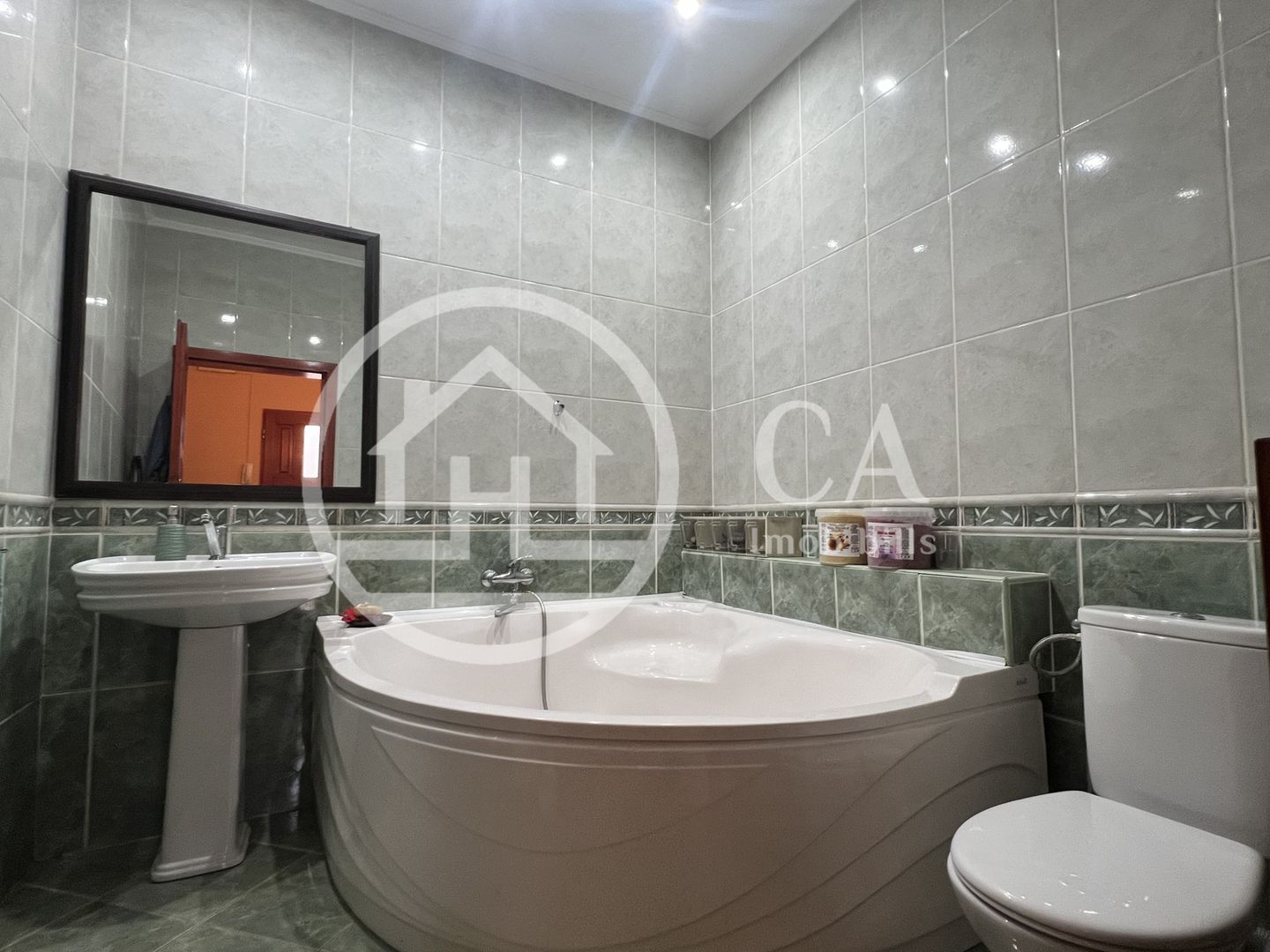 Casa cu 5 camere de vânzare in zona Centrala, Oradea - Poză 14