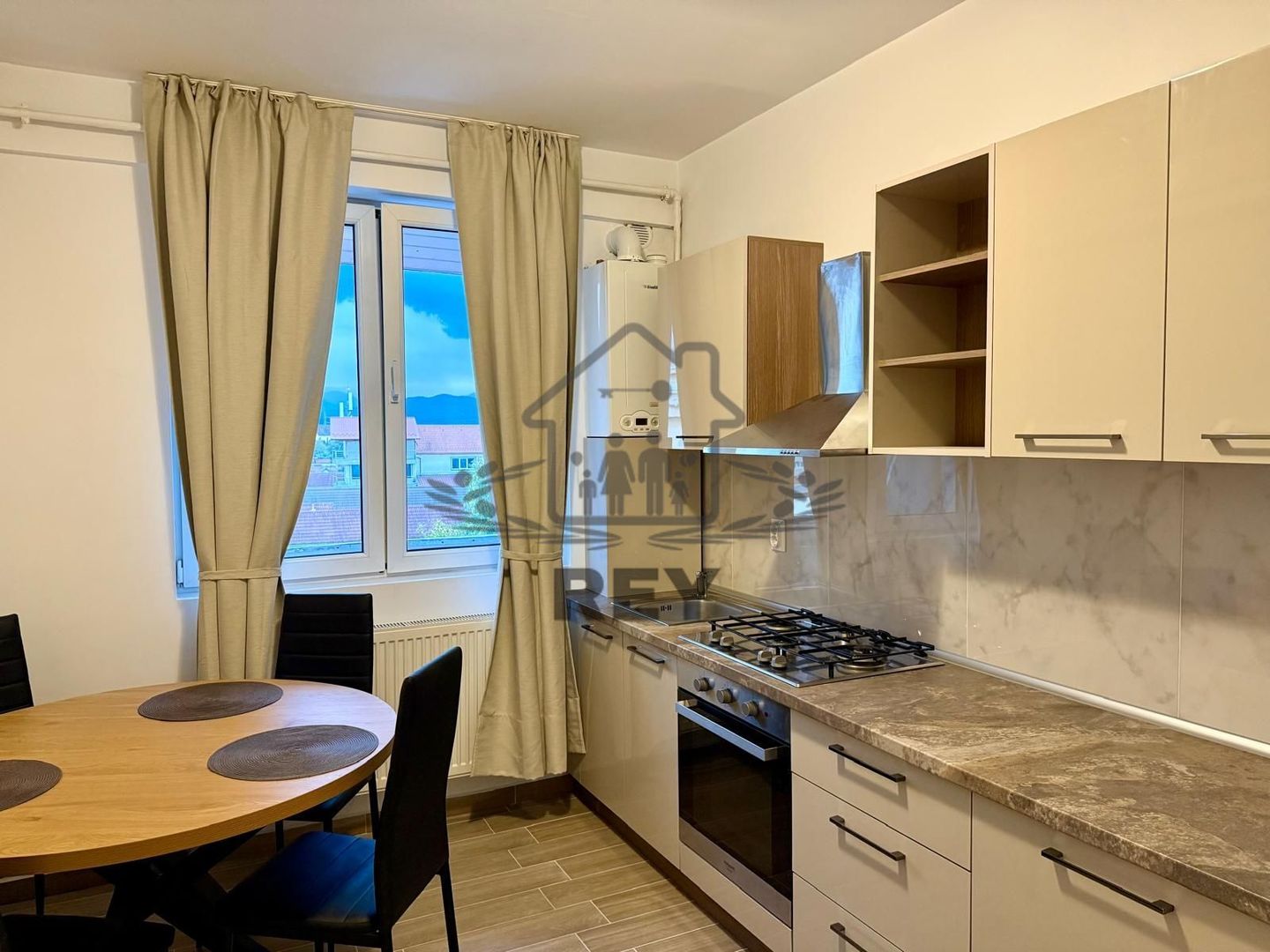 Vând apartament complet renovat, Calea Turnișorului, Sibiu - Poză 1