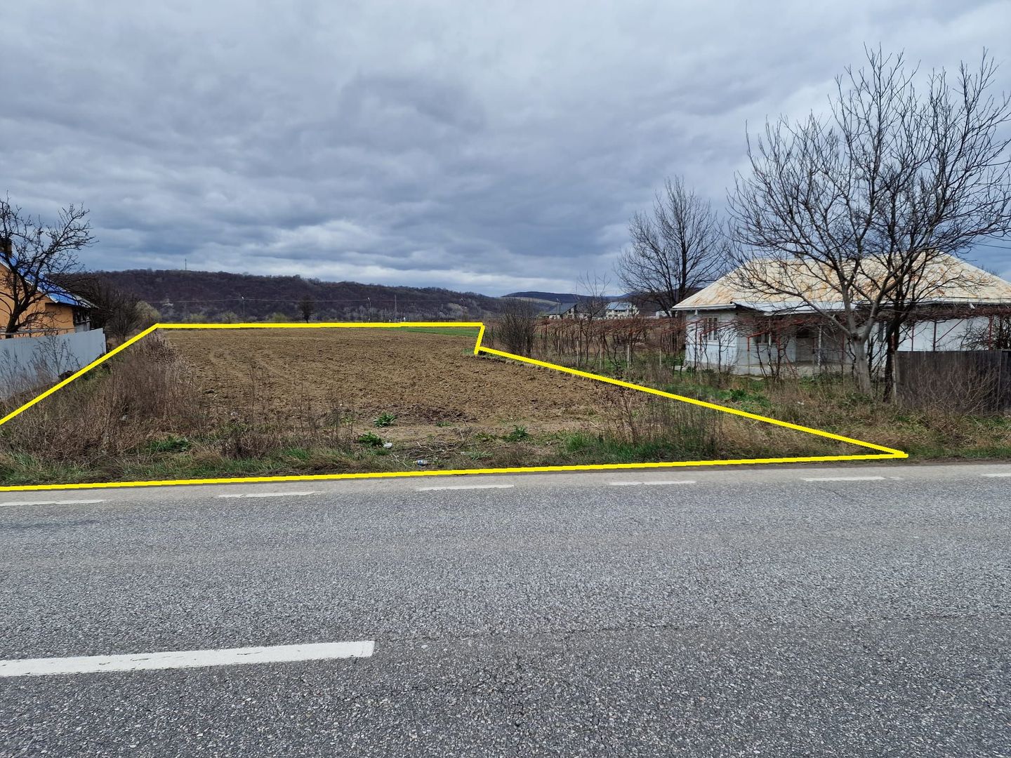 Teren intravilan in Sanduleni/Bacau de vanzare - Poză 1