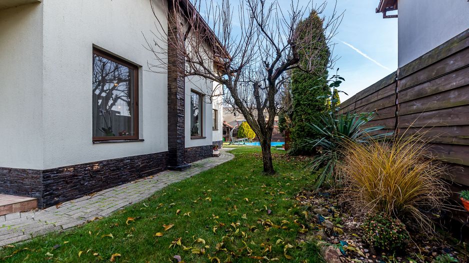 VILĂ MODERNĂ CU PISCINĂ, SAUNĂ- COMISION 0% – ARADUL NOU - Poză 10