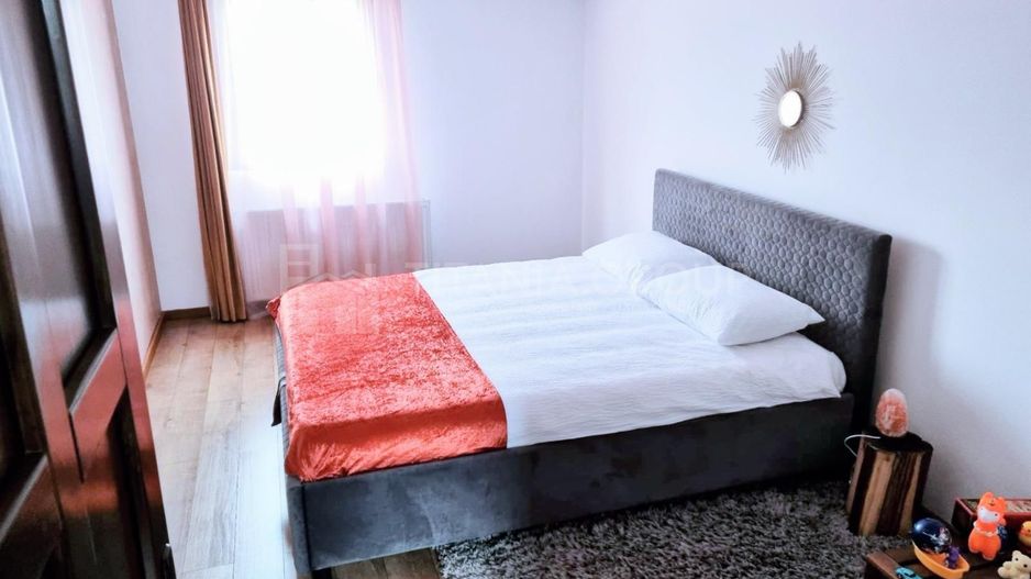 INVESTITIE Vila moderna + vila la rosu, teren 1480 padure - Poză 23