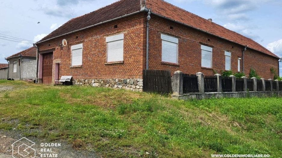 Casa mare, 3 corpuri de cladire, sat Lalasint - Poză 1