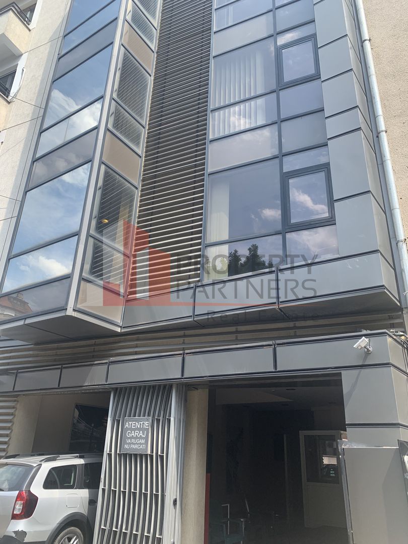 Spatiu de birou cladire moderna - Poză 1