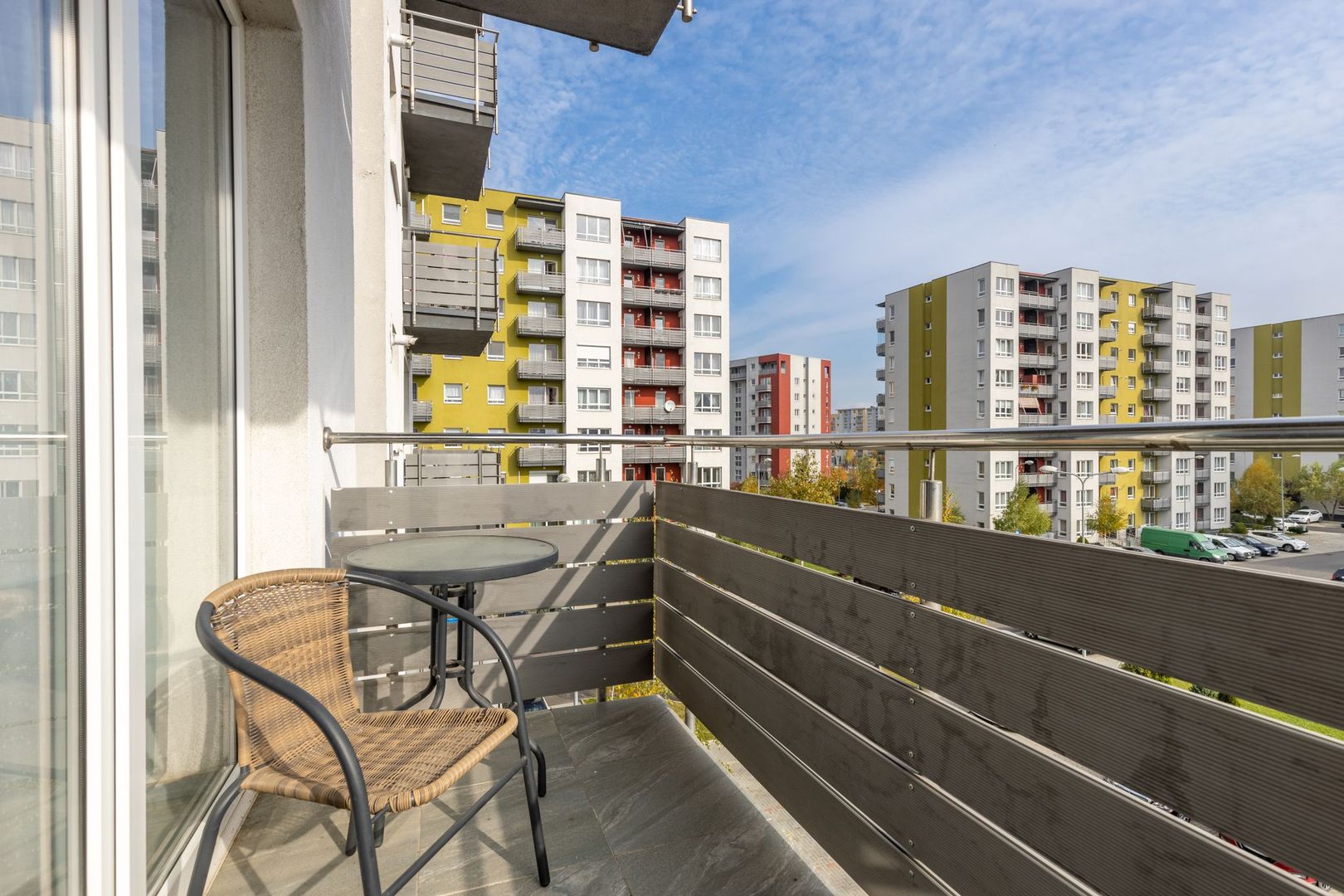 Oferim spre inchiriere apartament 2 camere etaj intermediar - Poză 3