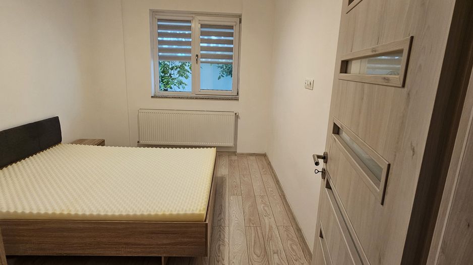 Apart 2 cam cu curte si loc de parcare - Poză 5