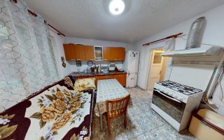 Casă de vânzare în Sânpetru Vechi - singur în curte, garaj, foișor - Poză 6