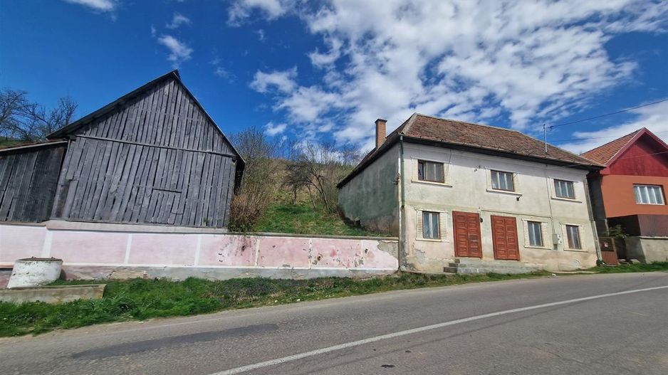 Casa traditional saseasca, in pitoareasca asezare Arini, Brasov - Poză 8