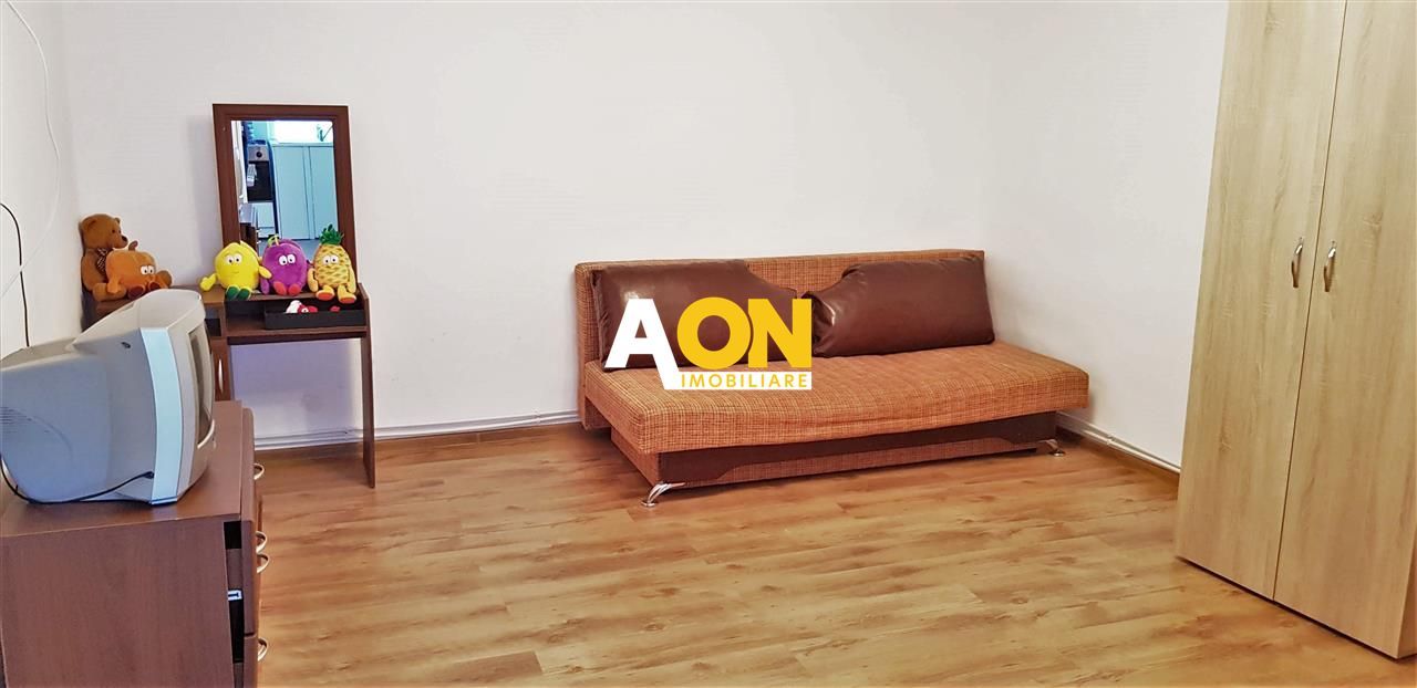 Casa de inchiriat, 2 camere, 250 mp teren, curte comuna, zona Centru - Poză 8