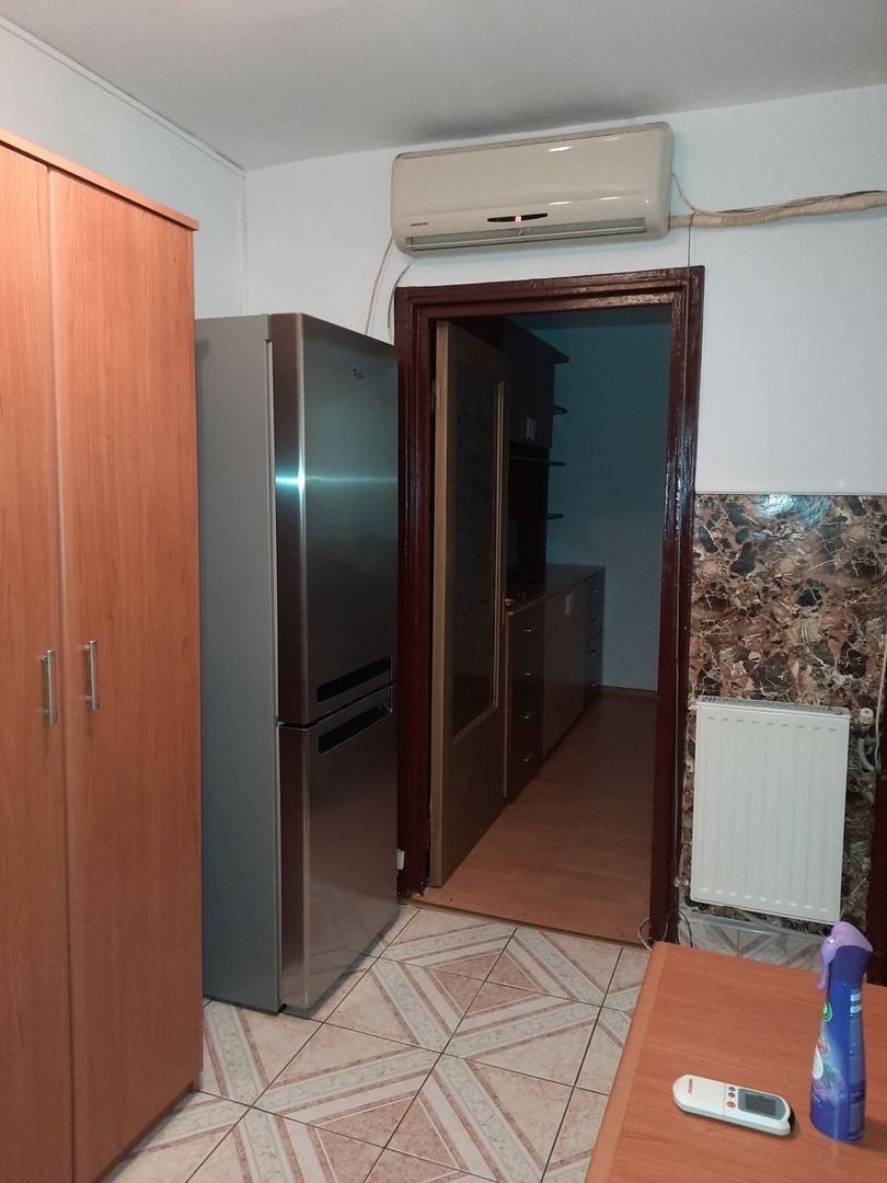Garsoniera spațioasă in Titan, bloc 1983 - Poză 5