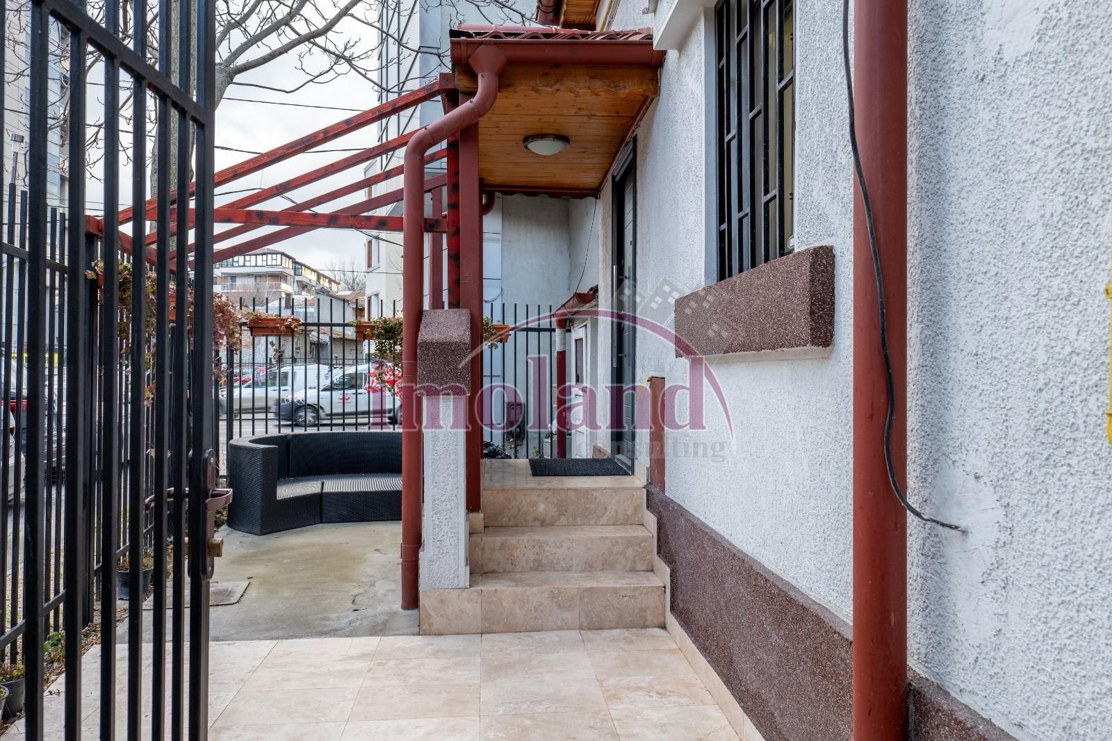 Casa individuala de vanzare 5 camere Dacia - Poză 1