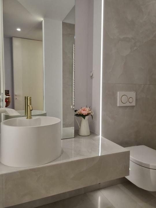 Cortina North, Particular - Poză 4