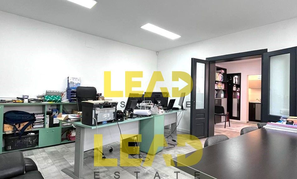 Casa renovata complet! 210 mp utili pe teren de 548 mp! - Poză 12