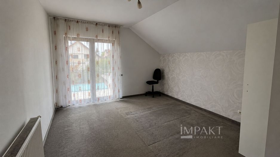 Casă tip duplex cu 5 camere, 2 băi, terasă și 4 locuri de parcare - Poză 14