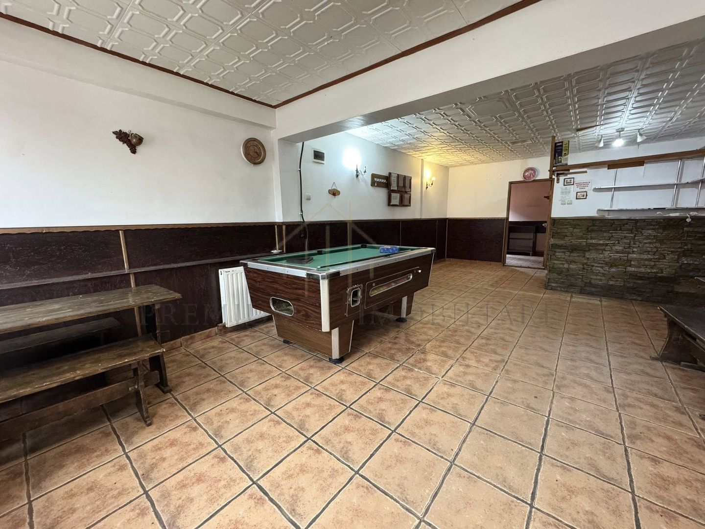 Casa + Spațiu comercial de vânzare în Onesti - Poză 13