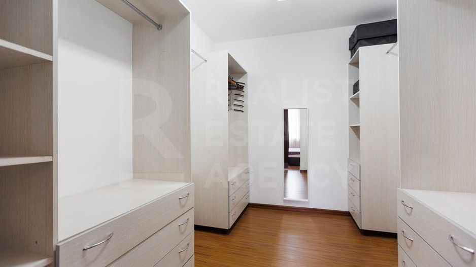 Chirie, casă/vilă, 6 camere, situată in inima capitalei - Poză 20