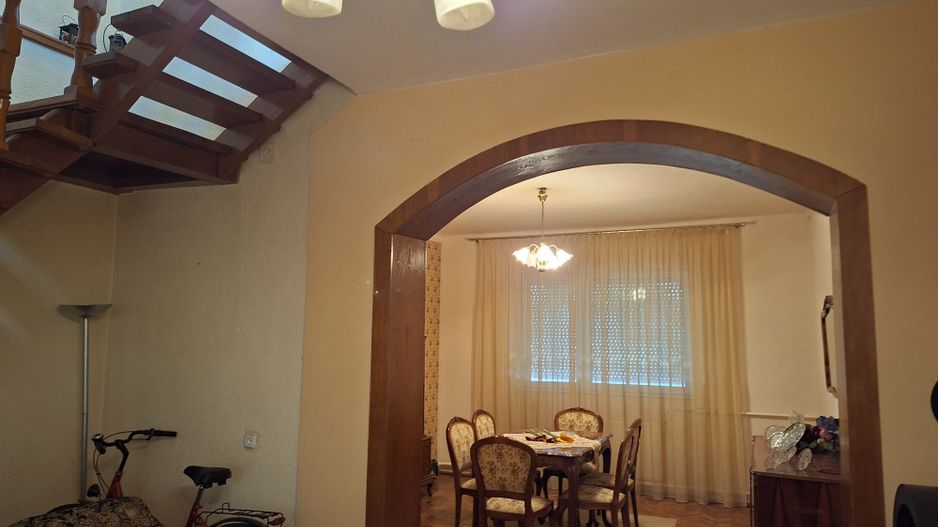 BRASADAS vinde casa P+M 6 cam 227mp teren 11 ari in 14 Mai. - Poză 9